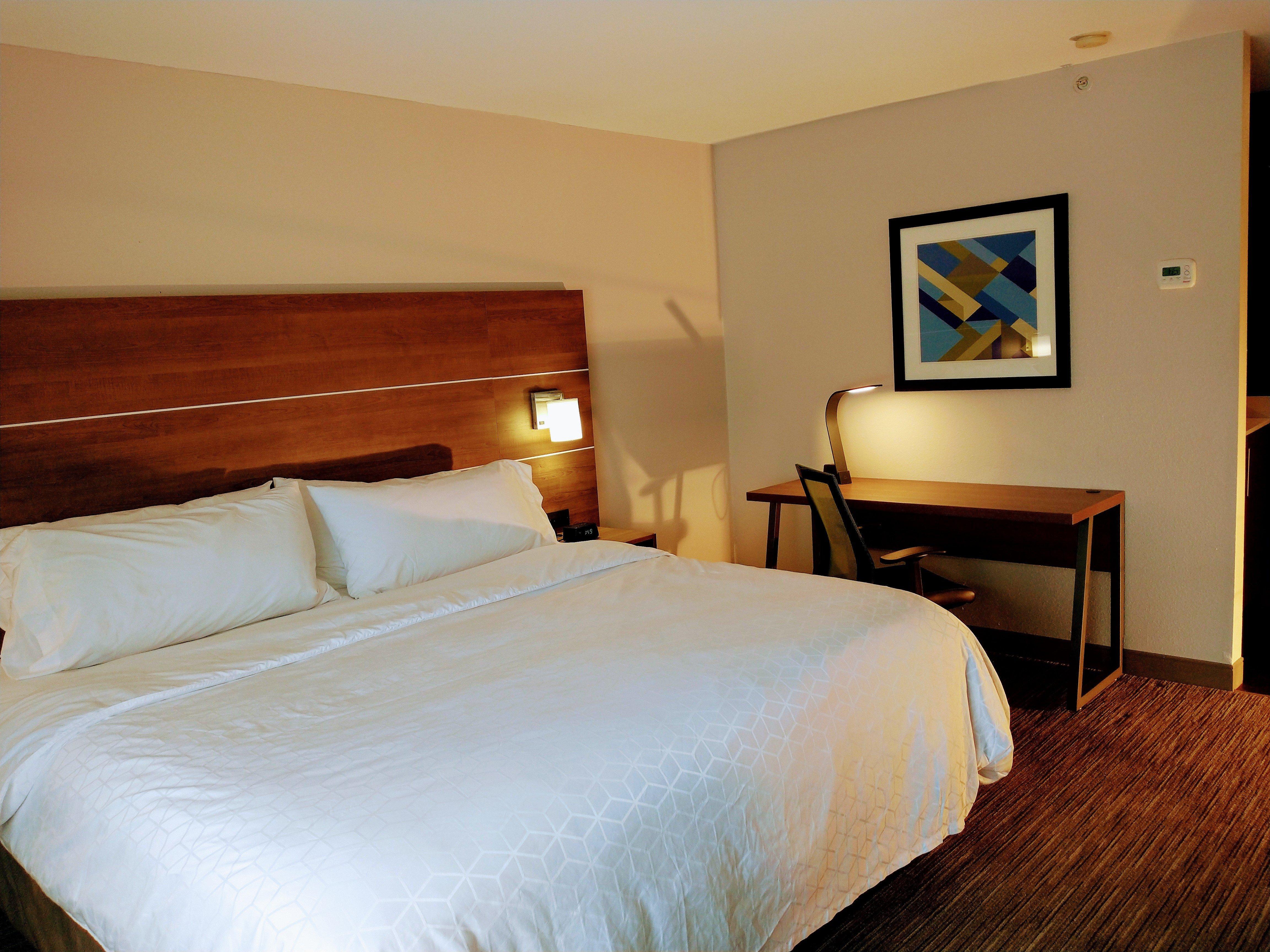 Holiday Inn Express Hotel & Suites Madison By Ihg Exterior photo