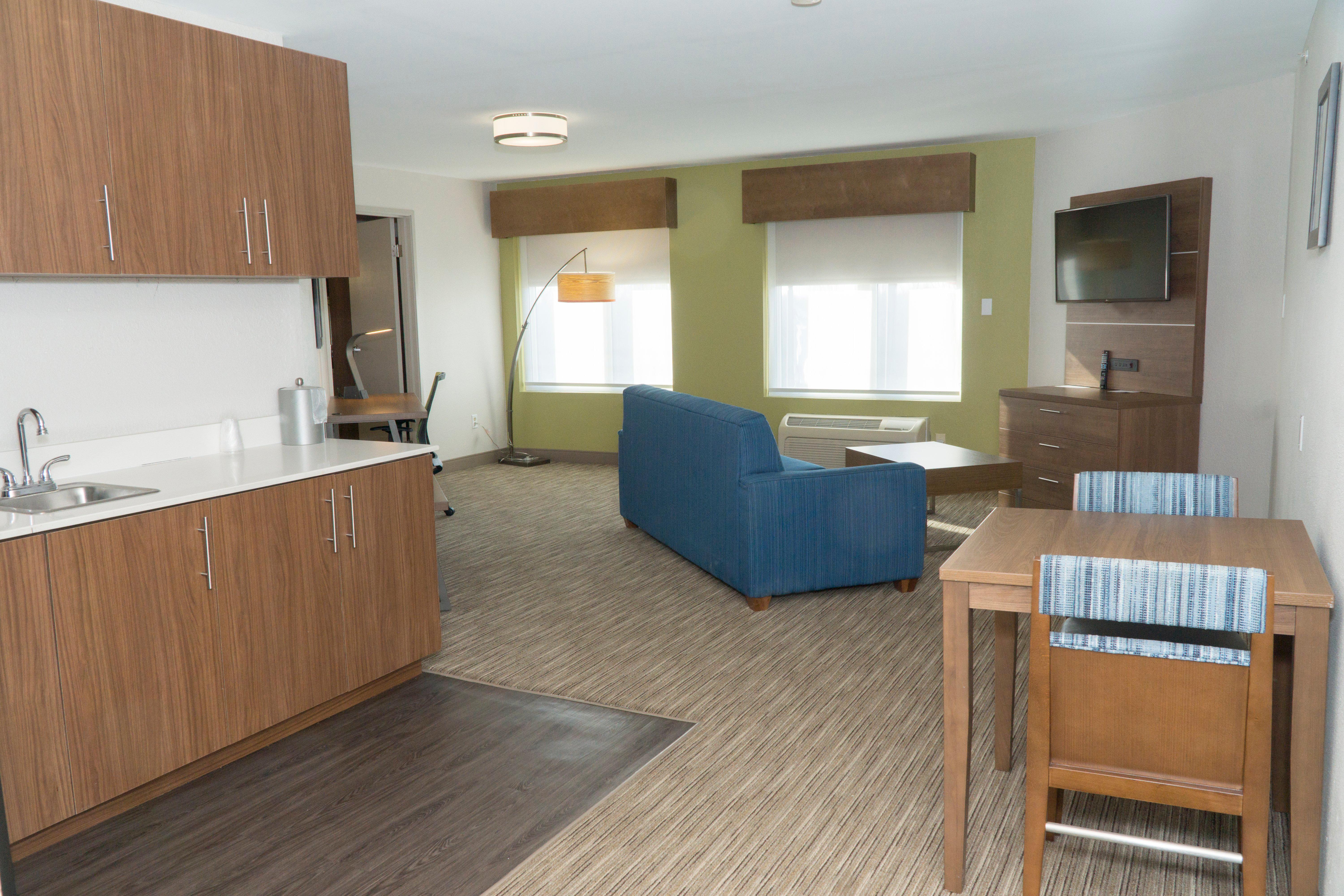 Holiday Inn Express Hotel & Suites Madison By Ihg Exterior photo