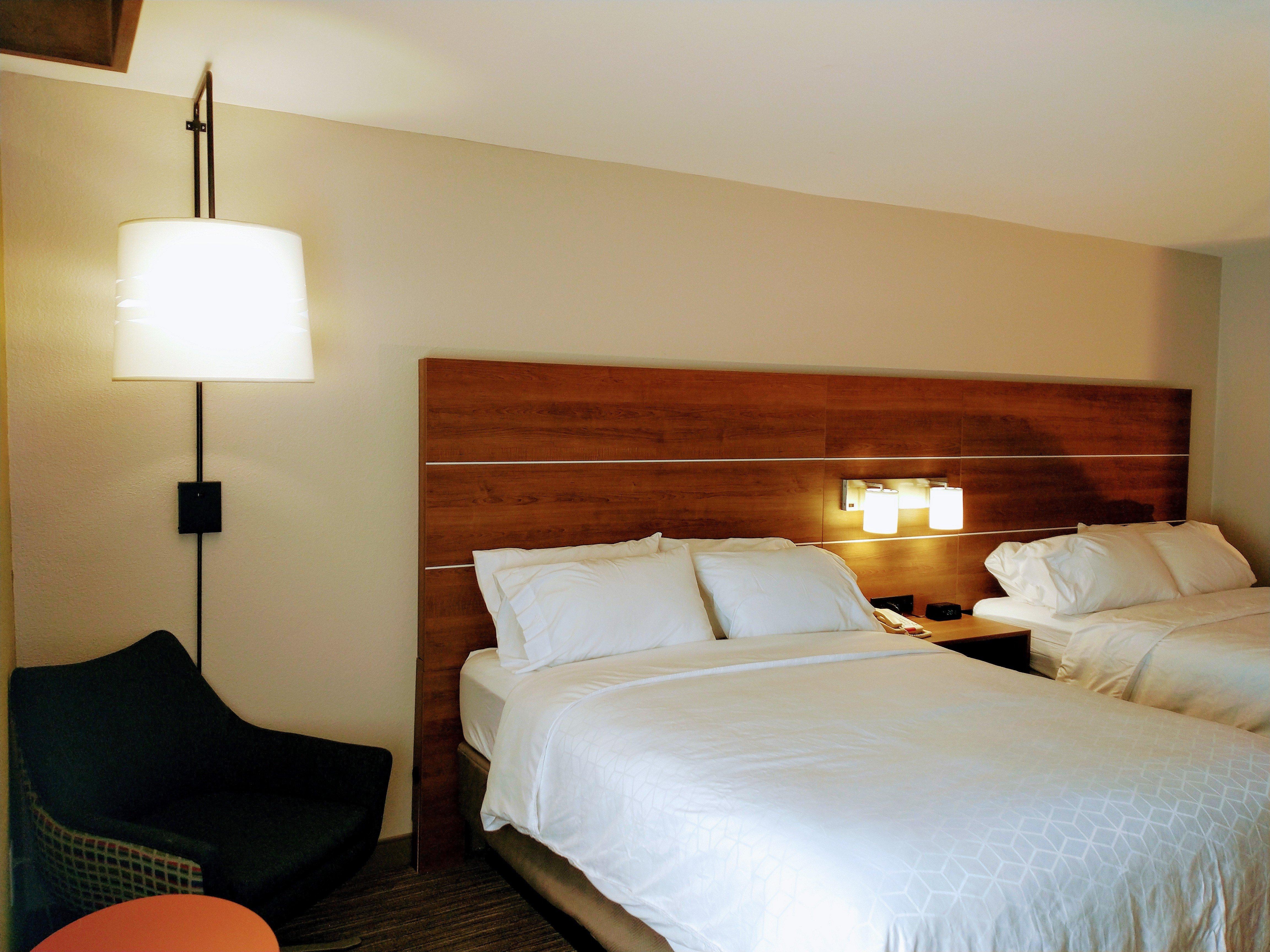 Holiday Inn Express Hotel & Suites Madison By Ihg Exterior photo