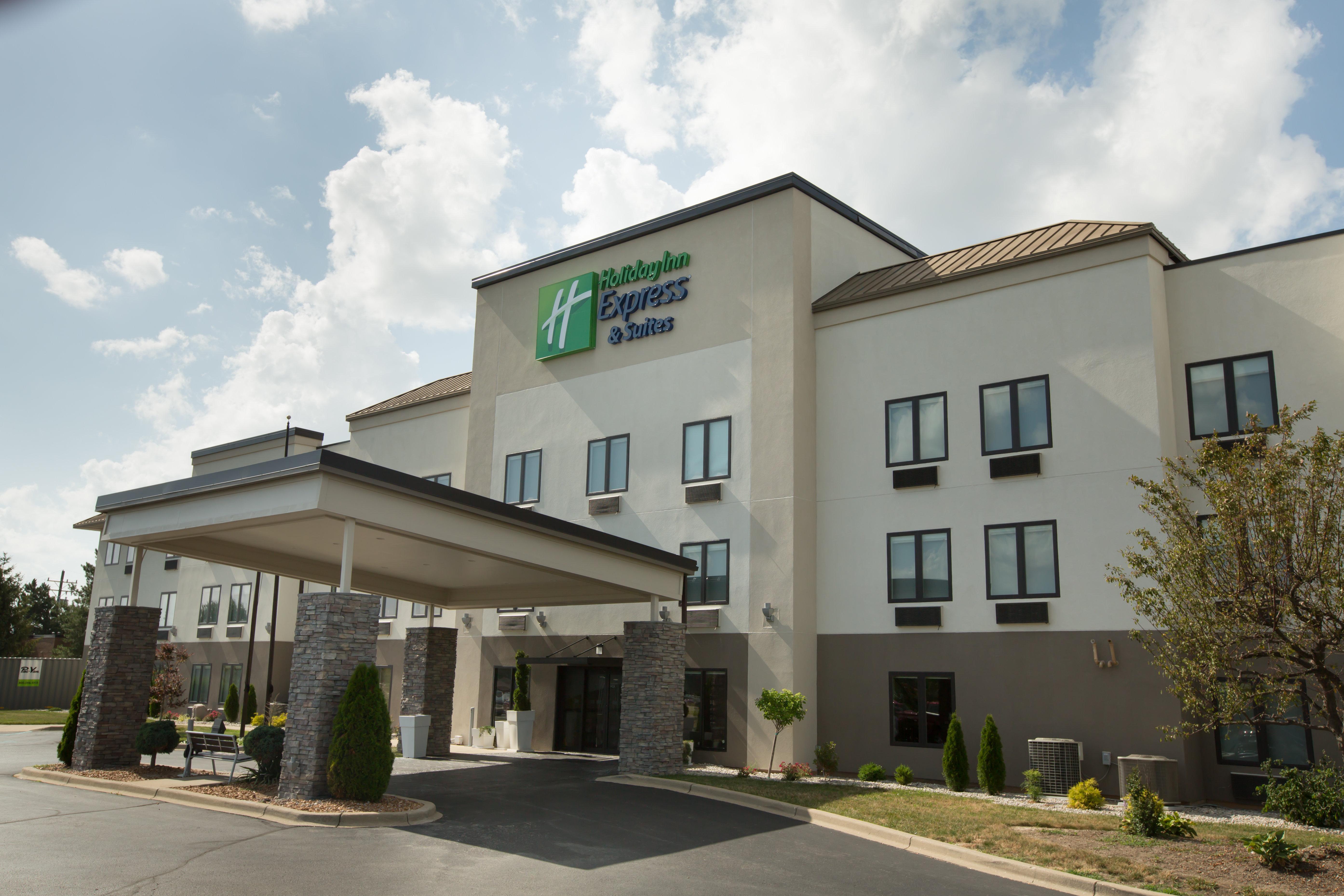 Holiday Inn Express Hotel & Suites Madison By Ihg Exterior photo