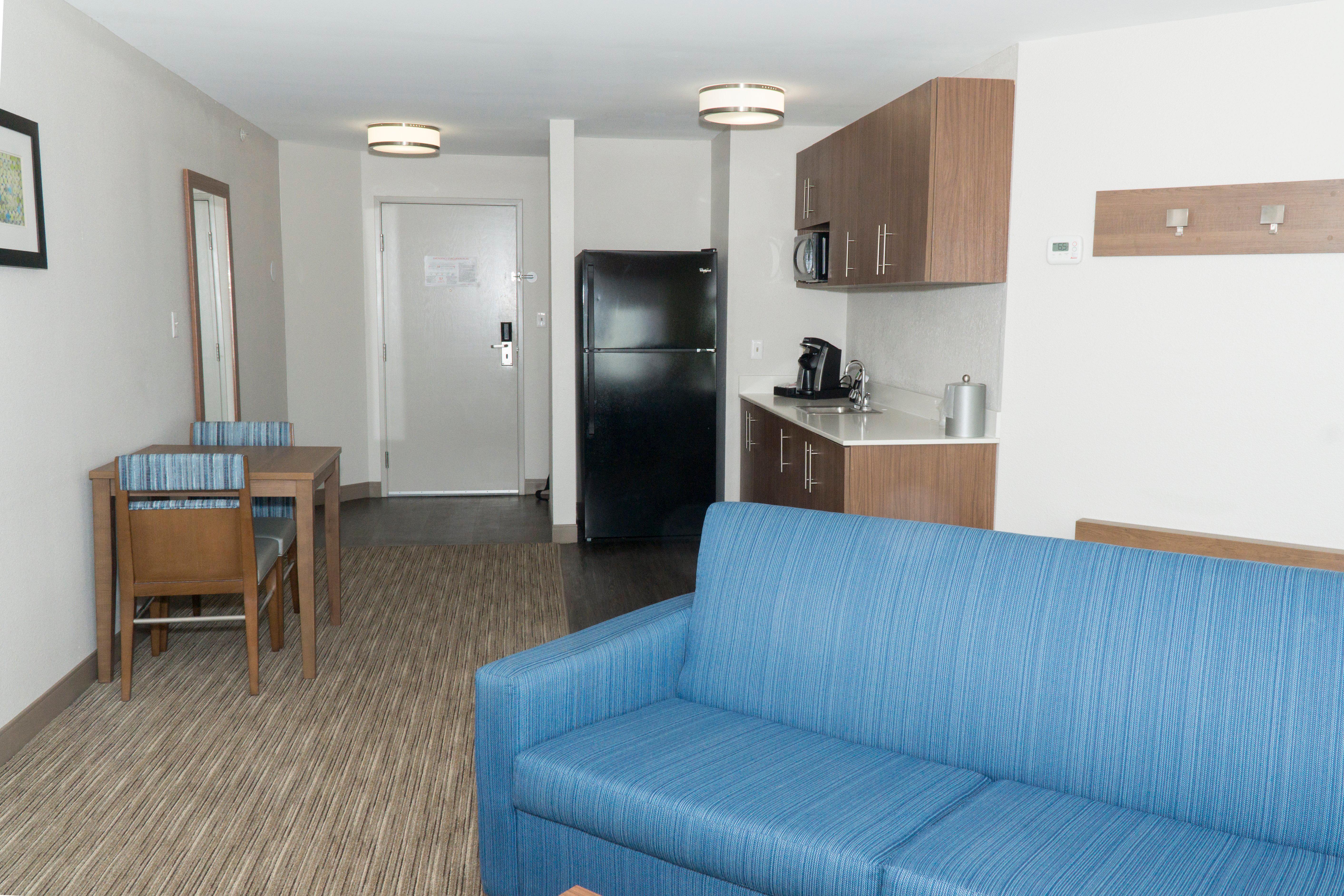 Holiday Inn Express Hotel & Suites Madison By Ihg Exterior photo